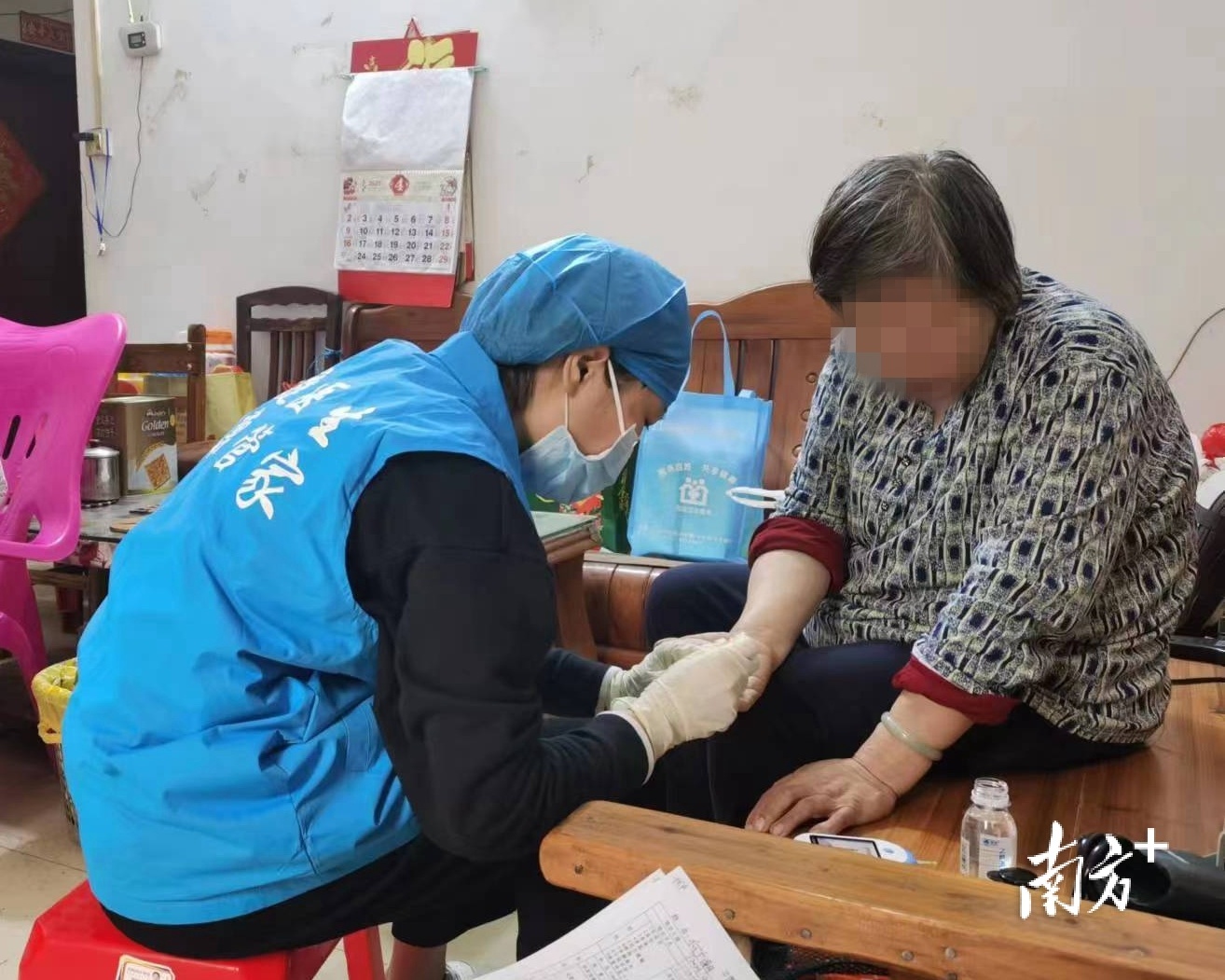 云东海家庭医生团队服务基层。