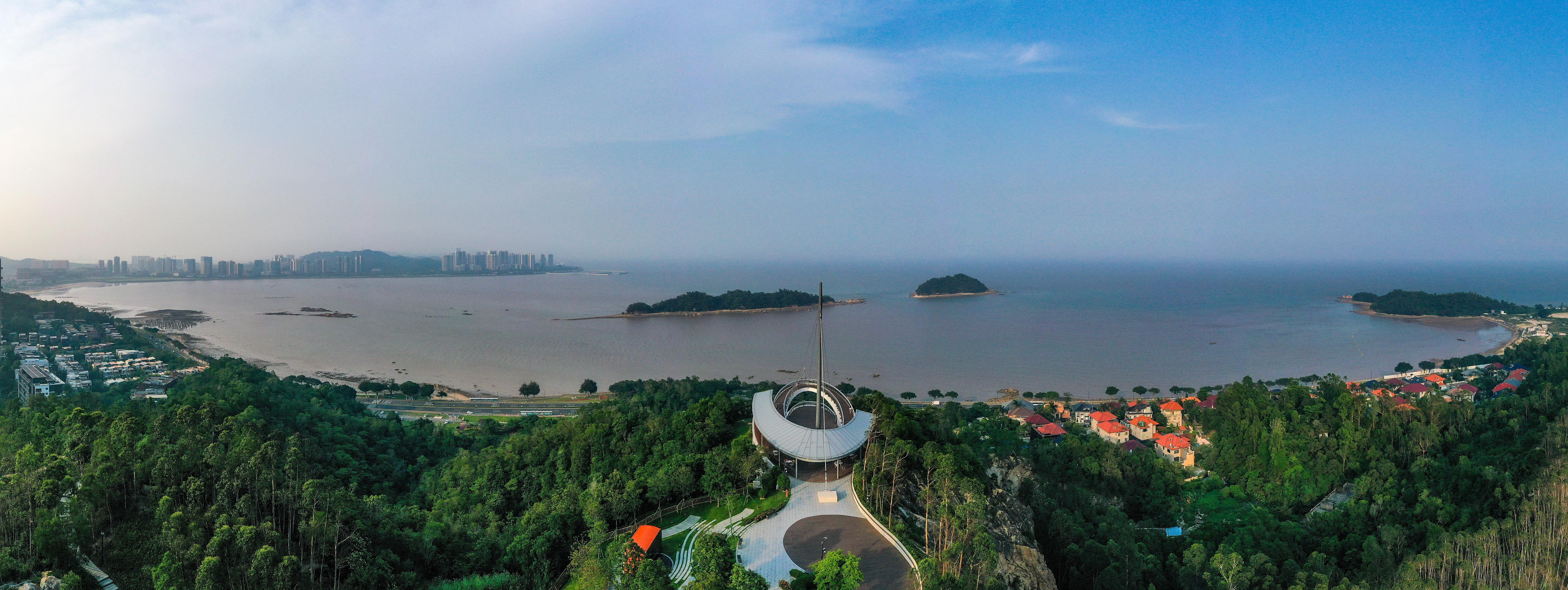 站在观景台上可俯瞰大湾区。&nbsp;