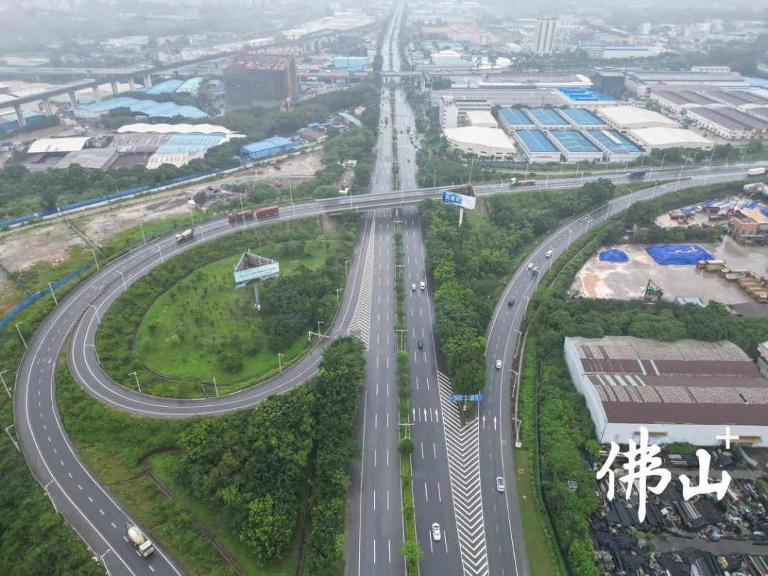 北江新区市民可从广海大道由东往西方向转入基塘立交往白坭方向进入三水二桥,避开车流量密集路段。 北江新区市民可从广海大道由东往西方向转入基塘立交往白坭方向进入三水二桥,避开车流量密集路段。