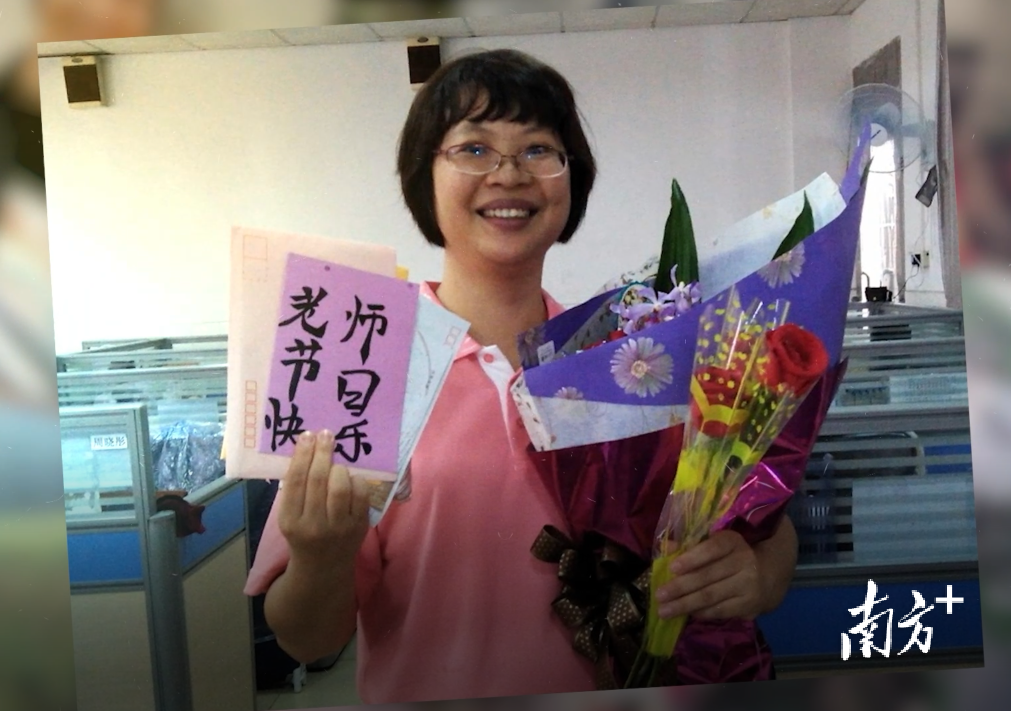 区敏玲老师深受学生喜爱。