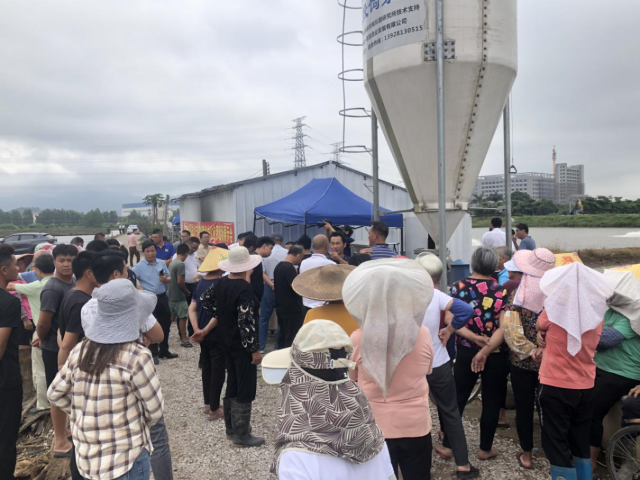 参观珠海市水产养殖智慧农机装备应用示范基地