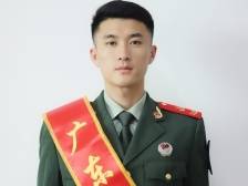 “95后”武警尚明亮：从3.5米高处跃下勇救落水者