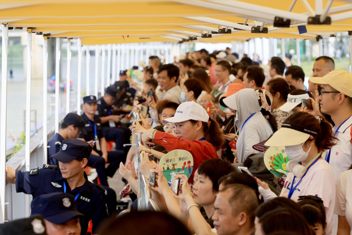 南方+ 何俊 拍摄