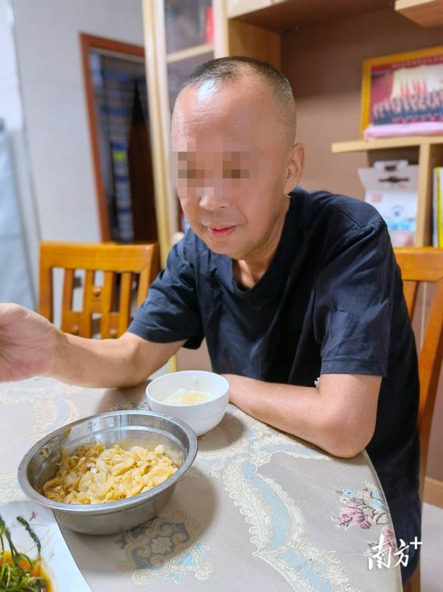 刘先生出院后回归正常生活。  