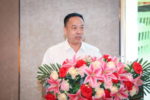 湛江市农业农村局副局长冯忠志介绍湛江金鲳鱼产业宣传推广模式。