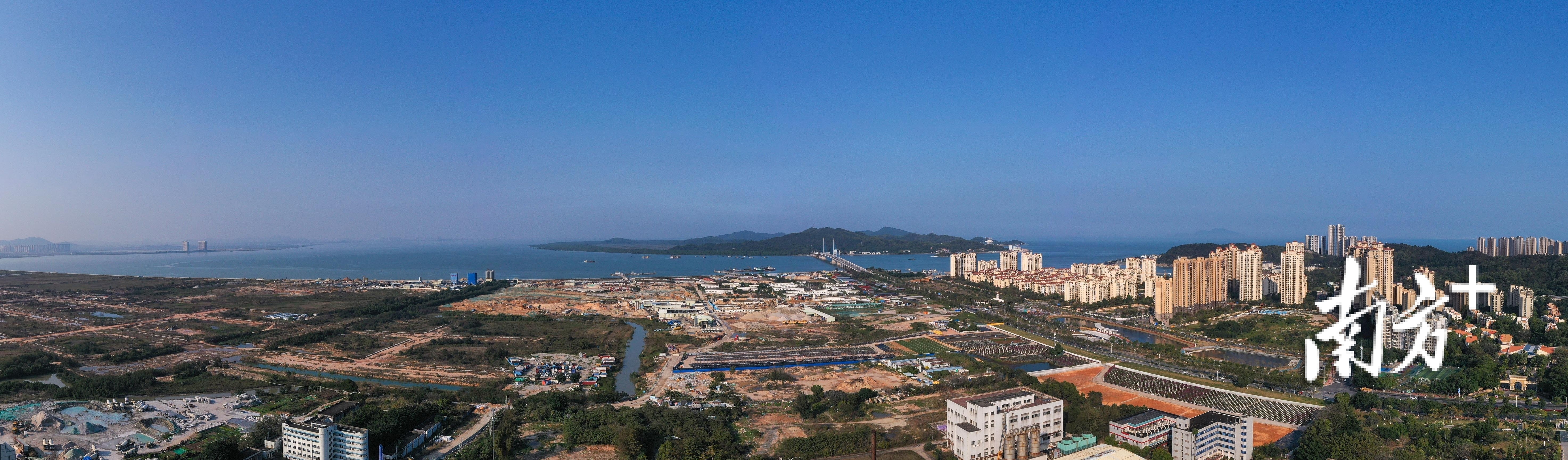 深珠通道珠海侧下桥位置，高新区后环片区。 钱文攀 摄