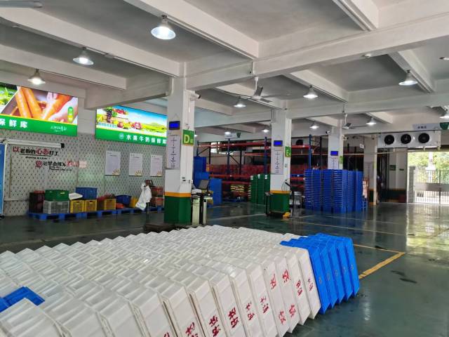 三水子平臺內(nèi)的分揀倉庫