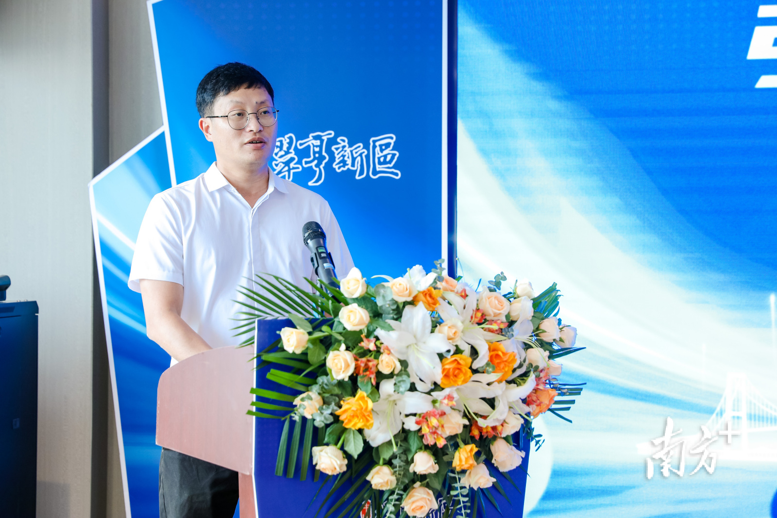 翠亨新区党工委委员、管委会副主任邓锦平介绍新区情况。