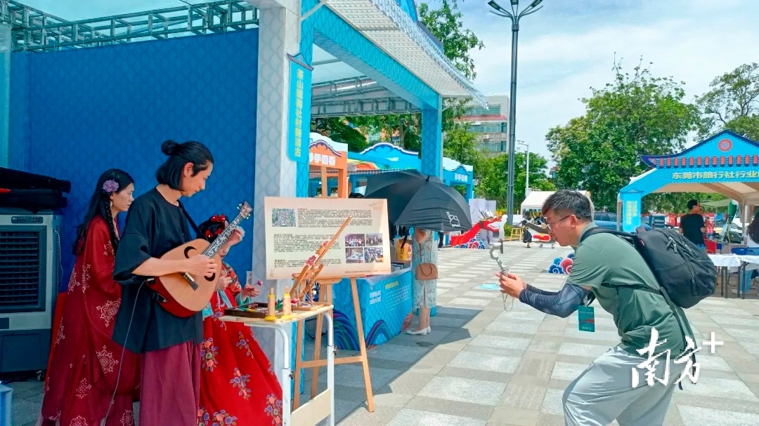 系列展览深受市民欢迎 系列展览深受市民欢迎