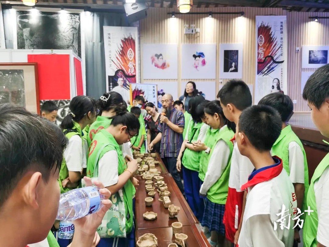 塘尾古村文史非遗展