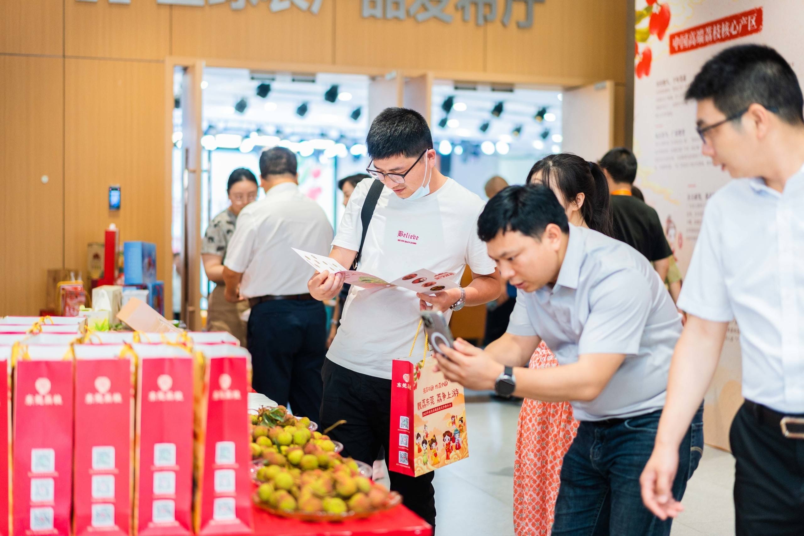 2023年东莞高端荔枝长沙推介会现场。受访者供图 2023年东莞高端荔枝长沙推介会现场。受访者供图