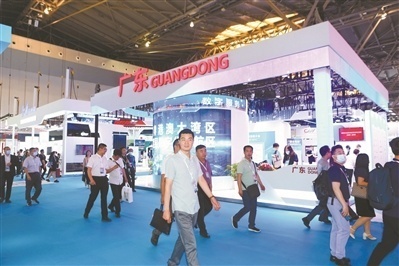 第九届上交会上的广东商务展团展位。 