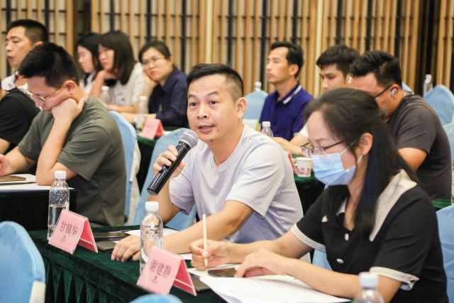 学员在答疑环节踊跃提问。