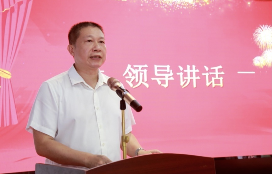 揭阳市民政局陈培标局长致辞。