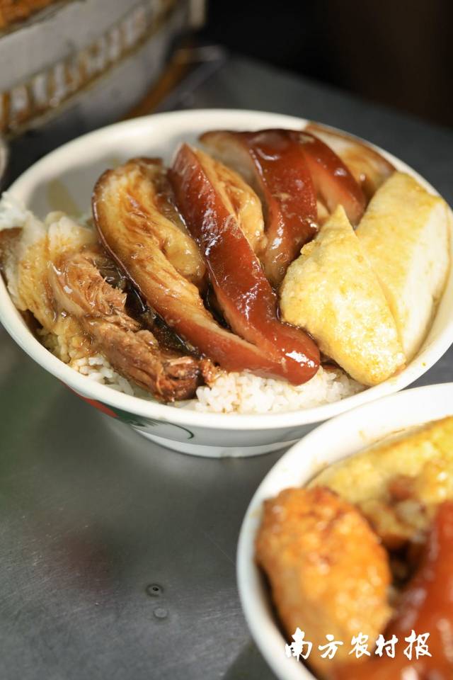 隆江猪脚饭 吴秒衡摄 