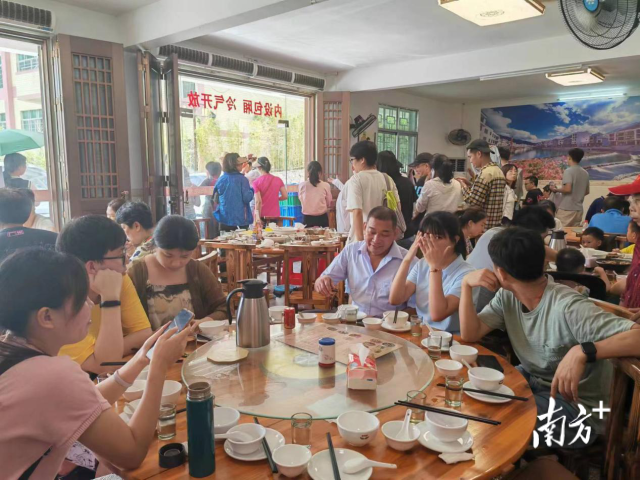  “农文旅”融合，乡村餐饮服务行业火爆