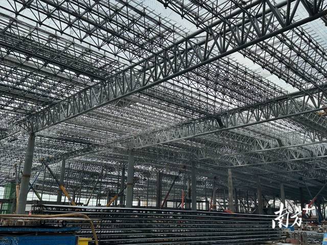 超十万吨站房钢结构整体完工!新建广州白云站全面封顶 深圳史志网