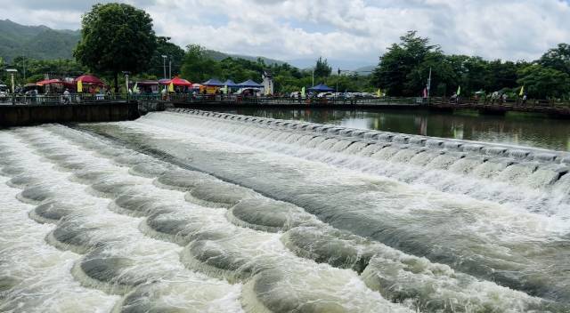 高流河上游的亲水平台。