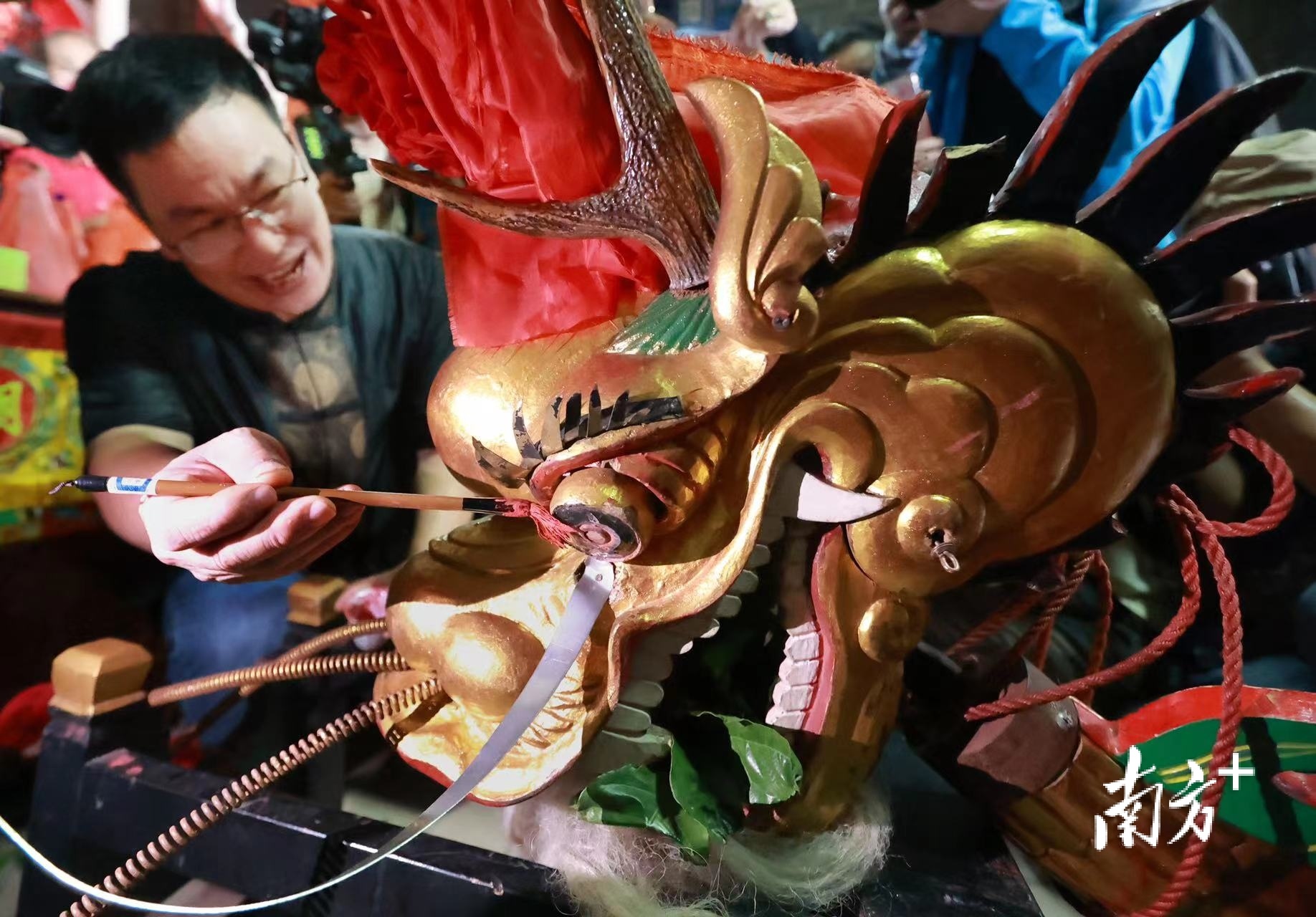 “龙眼点睛”。 “龙眼点睛”。