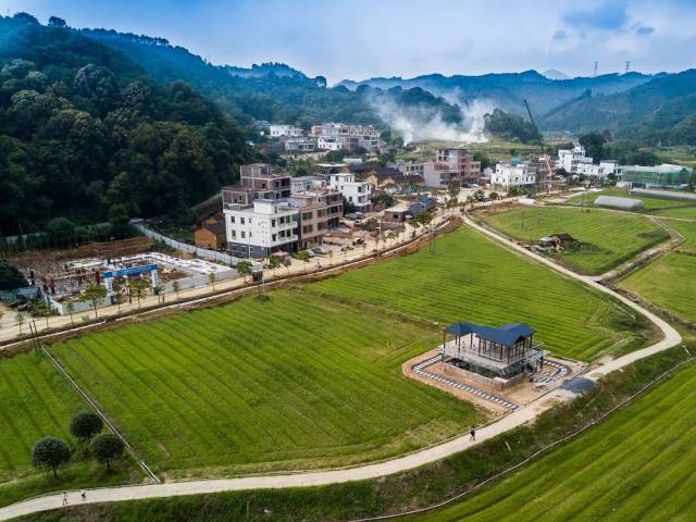 碧桂园集团在英德市连江口镇连樟村打造新农村示范村建设项目