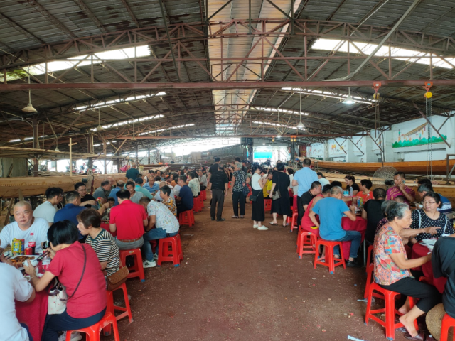 霍沃标的龙舟厂在“龙舟景”当天摆上龙船饭  受访者供图