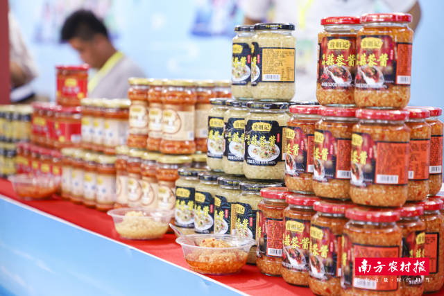 黄明记辣椒酱、蒜蓉酱