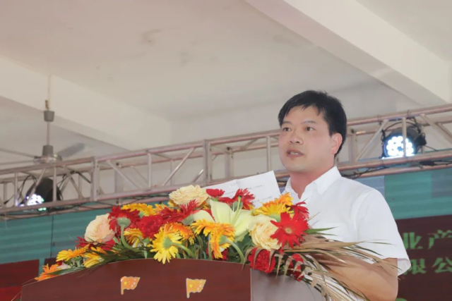 珠海市金灣區(qū)幫扶石鼓鎮(zhèn)鄉(xiāng)村振興駐鎮(zhèn)幫鎮(zhèn)扶村工作隊(duì)隊(duì)長(zhǎng)利朋