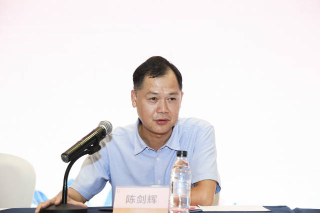 肇庆市人民政府副秘书长陈剑辉