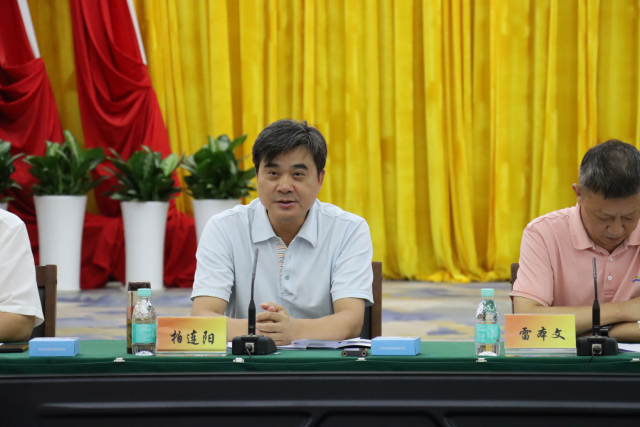 中国工程院院士、湖南省农业科学院党委书记、副院长柏连阳