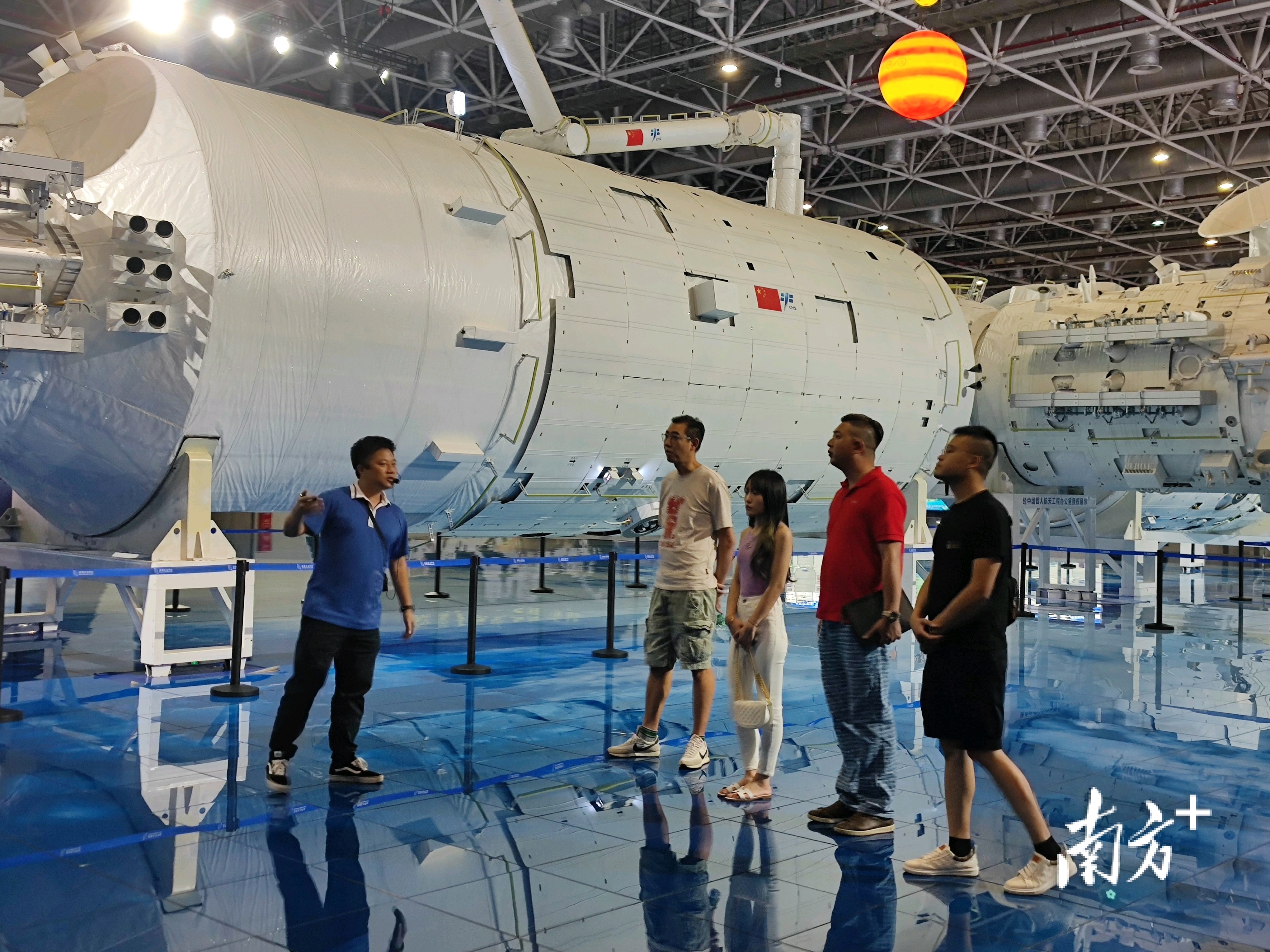 珠海太空中心,是李伯欣此行最重要的一个旅游目的地。 珠海太空中心,是李伯欣此行最重要的一个旅游目的地。