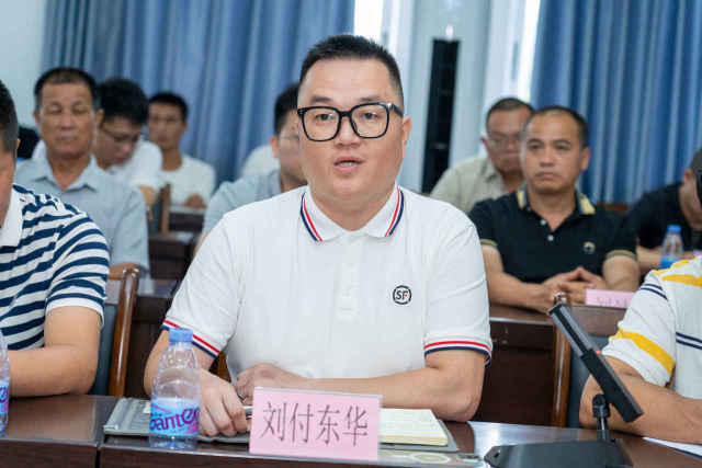 顺丰速运粤东区销售组负责人刘付东华。