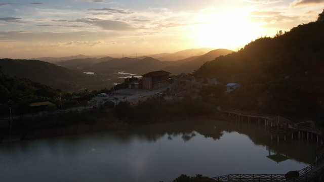 東老百花山的日落晚霞