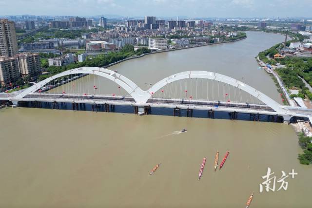 6月20日,梅沙大桥正式通车。麦晴怡 摄 6月20日,梅沙大桥正式通车。麦晴怡 摄