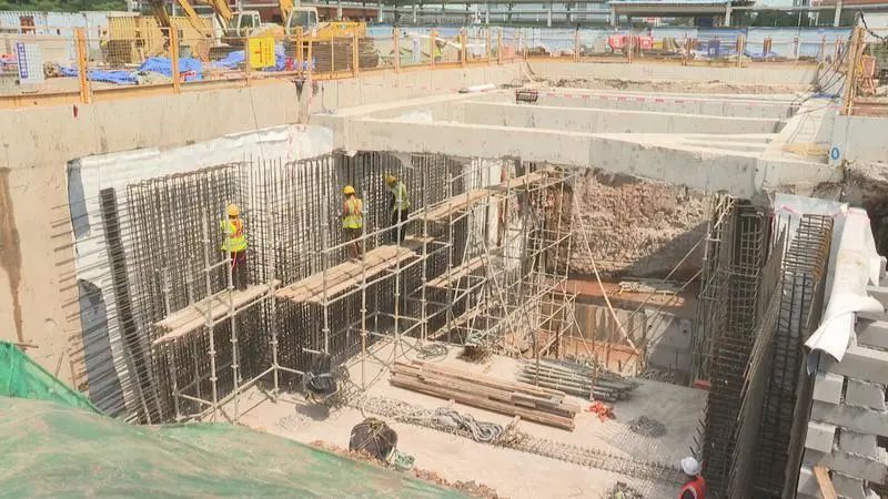 佛山地铁2号线广州南站换乘通道工程现场。图/佛山市新闻传媒中心记者 黄锦成摄