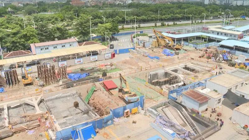 佛山地铁2号线广州南站换乘通道工程现场。图/佛山市新闻传媒中心记者 黄锦成摄