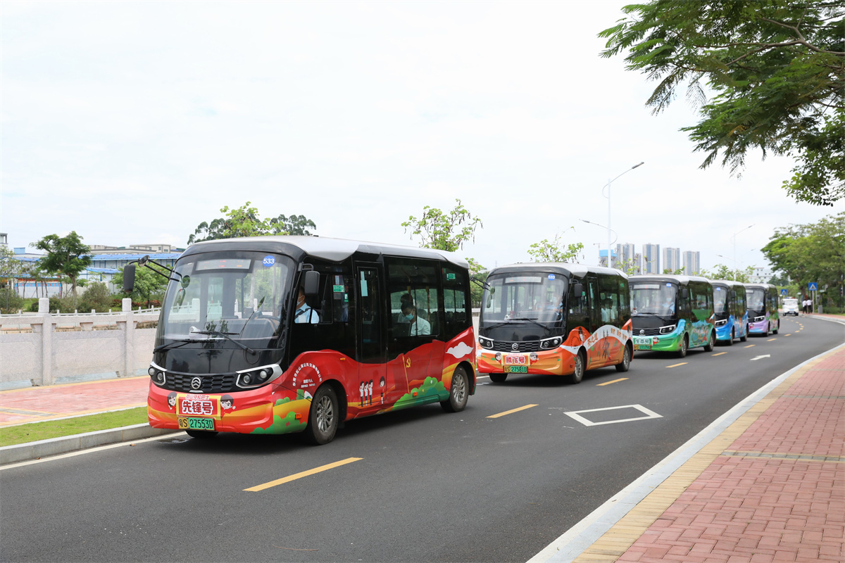 茶山“党校巴士〞 茶山“党校巴士〞