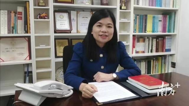 邝玉球。 邝玉球。