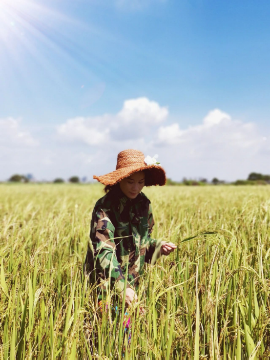 林家如在田间劳作（受访者供图）