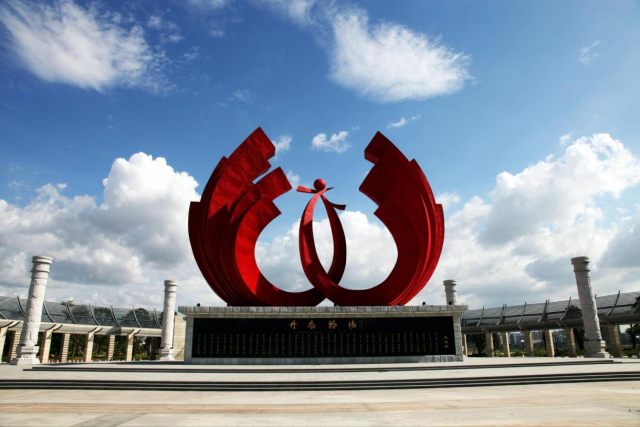 清城区凤城广场雕塑