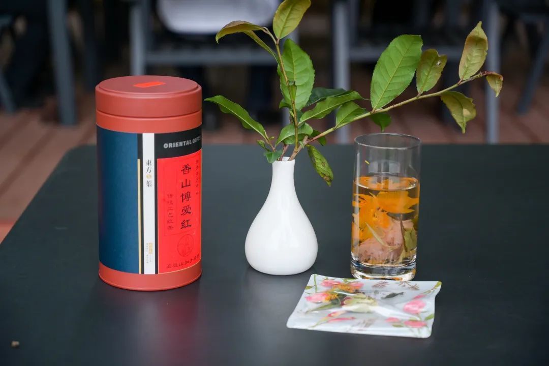 茶场研发的特色茶产品。易承乐 摄 茶场研发的特色茶产品。易承乐 摄