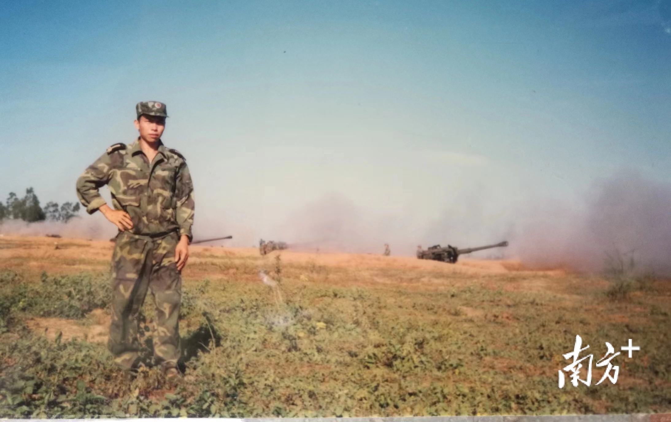 谭壮尧服役照片。