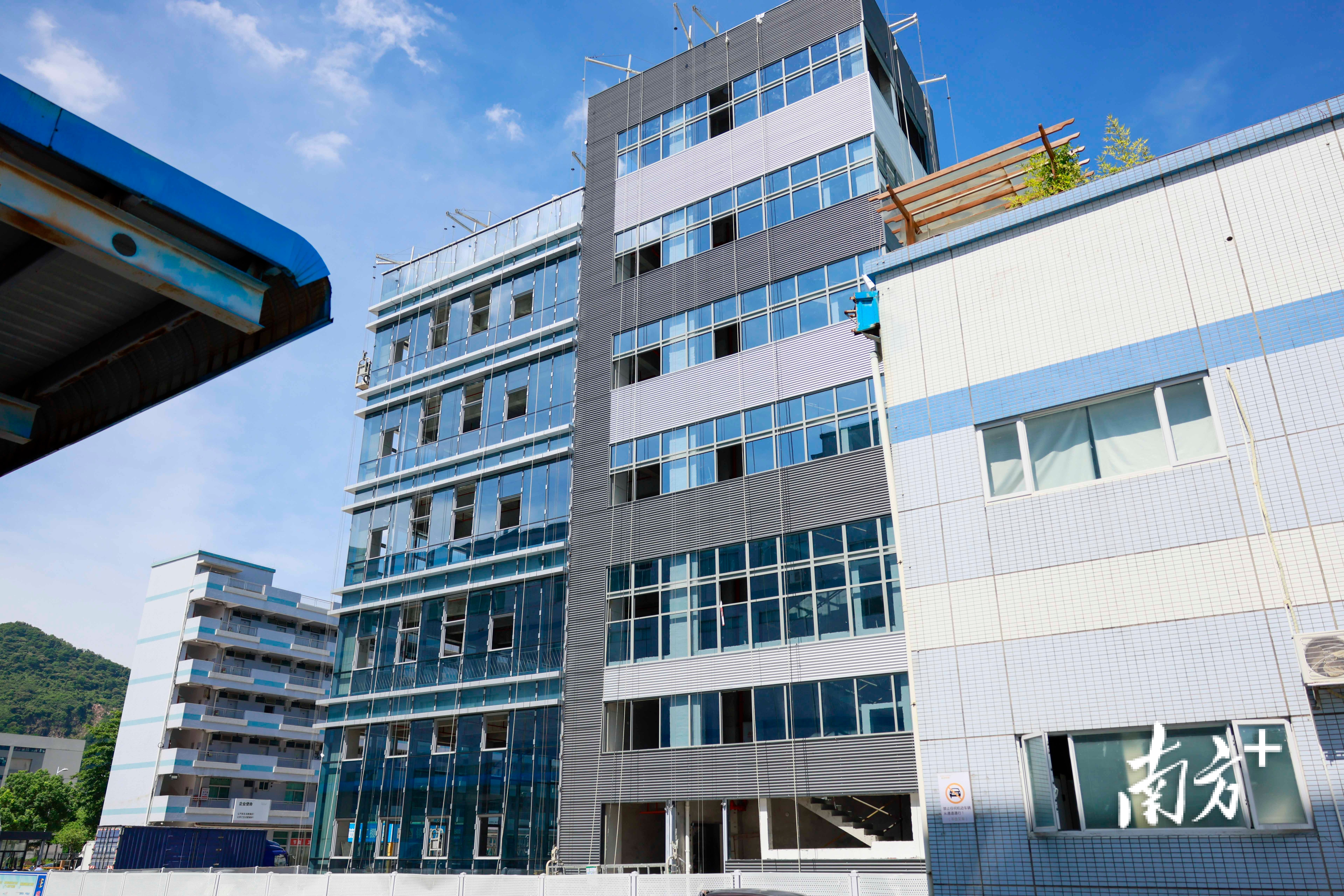 正在建设的新厂房。