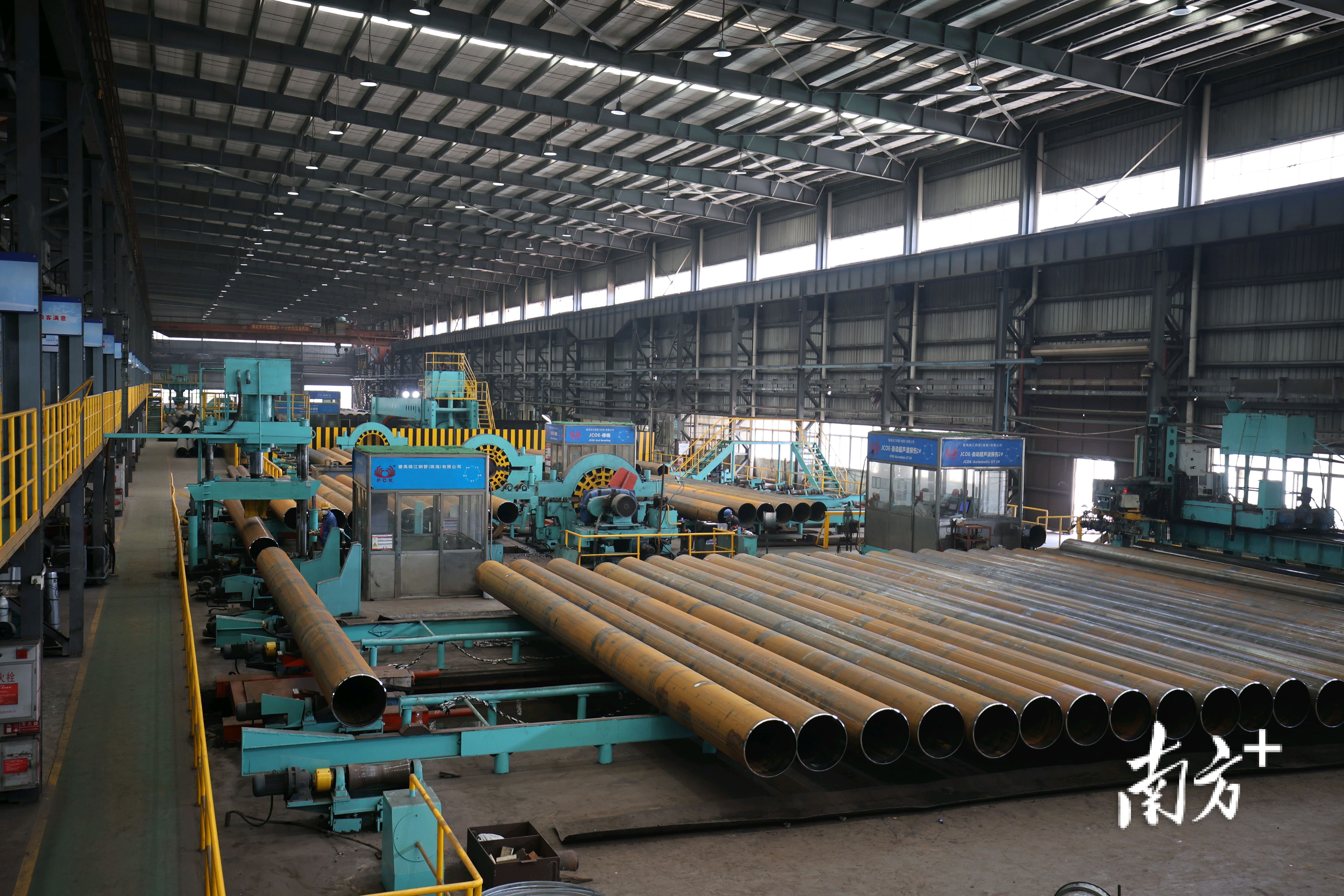 作为专精特新“小巨人”企业，珠江钢管生产的产品每一件都是“大块头”。&nbsp;