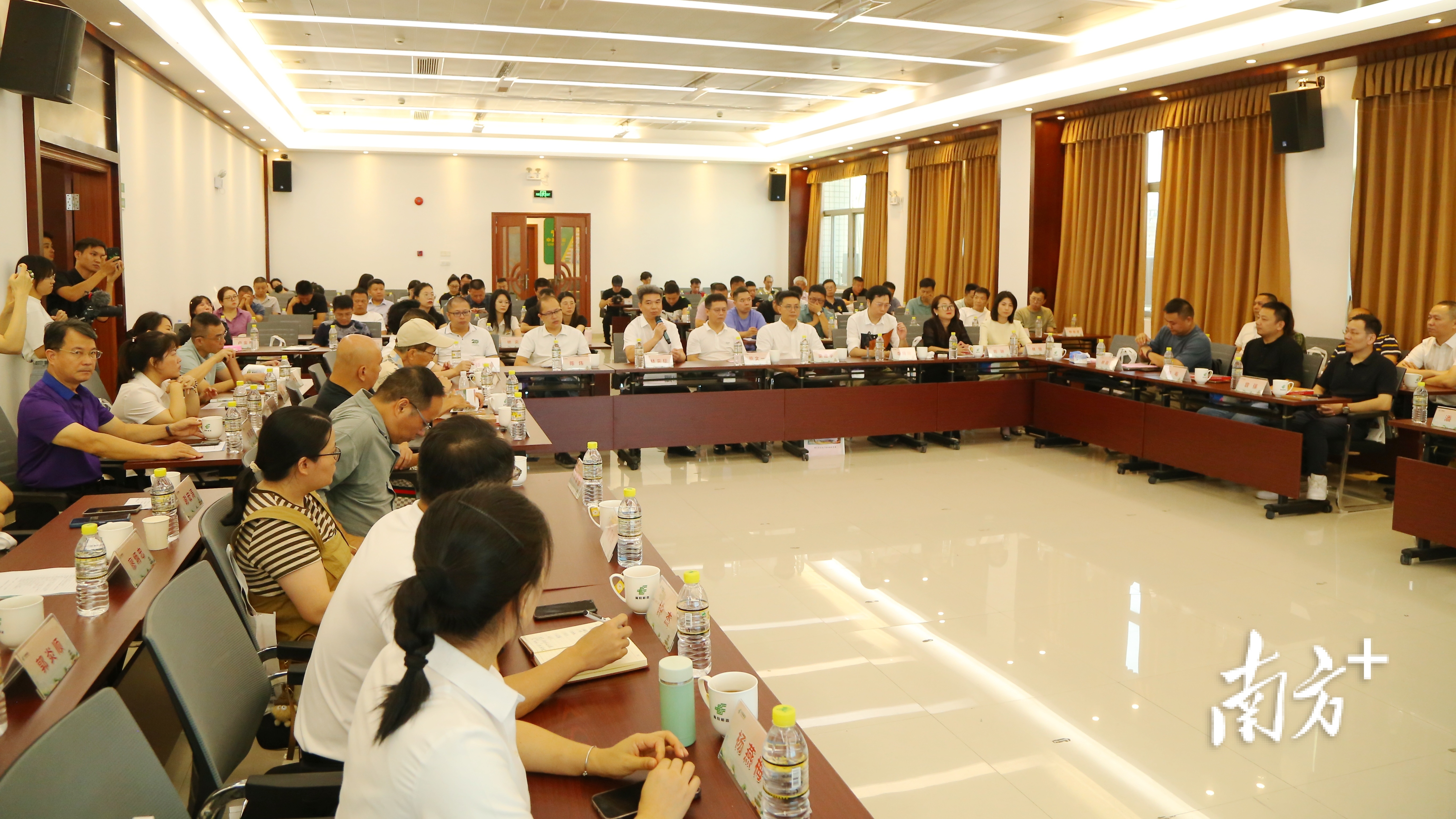    南方+ 林捷勇 拍摄