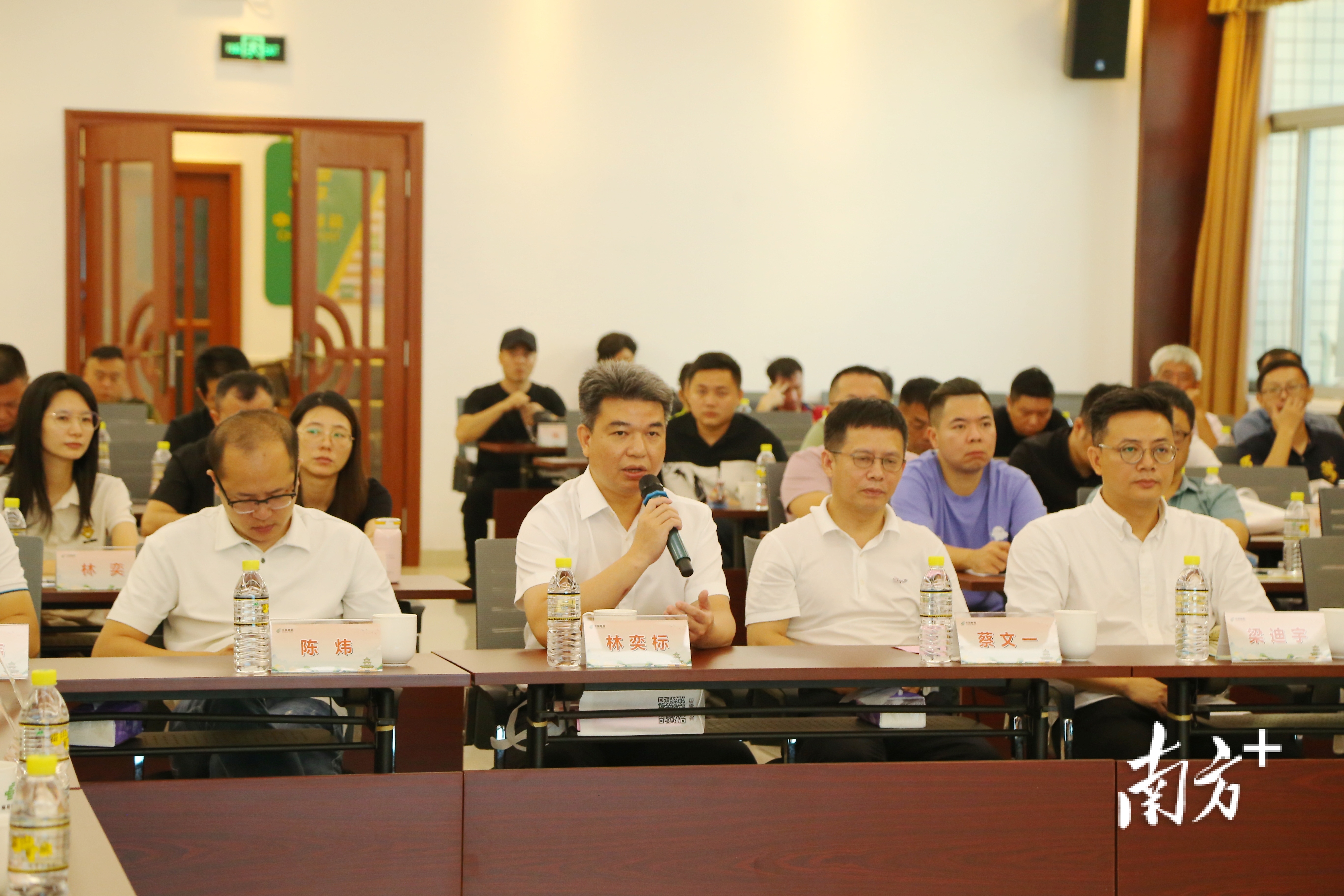    南方+ 林捷勇 拍摄