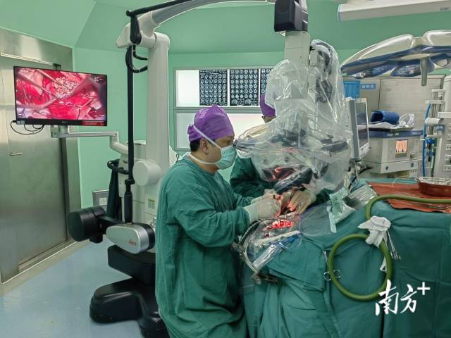 金鑫开展手术中。  受访者供图