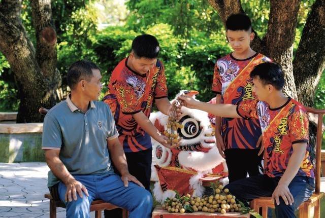Young Lion Dancers Performed “ Battle for The Longan”, Rejuvenateing The Millennia