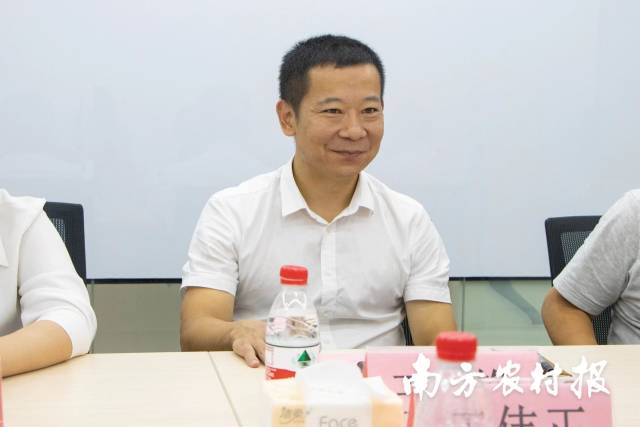 连山壮族瑶族自治县委常委、宣传部长王少锋