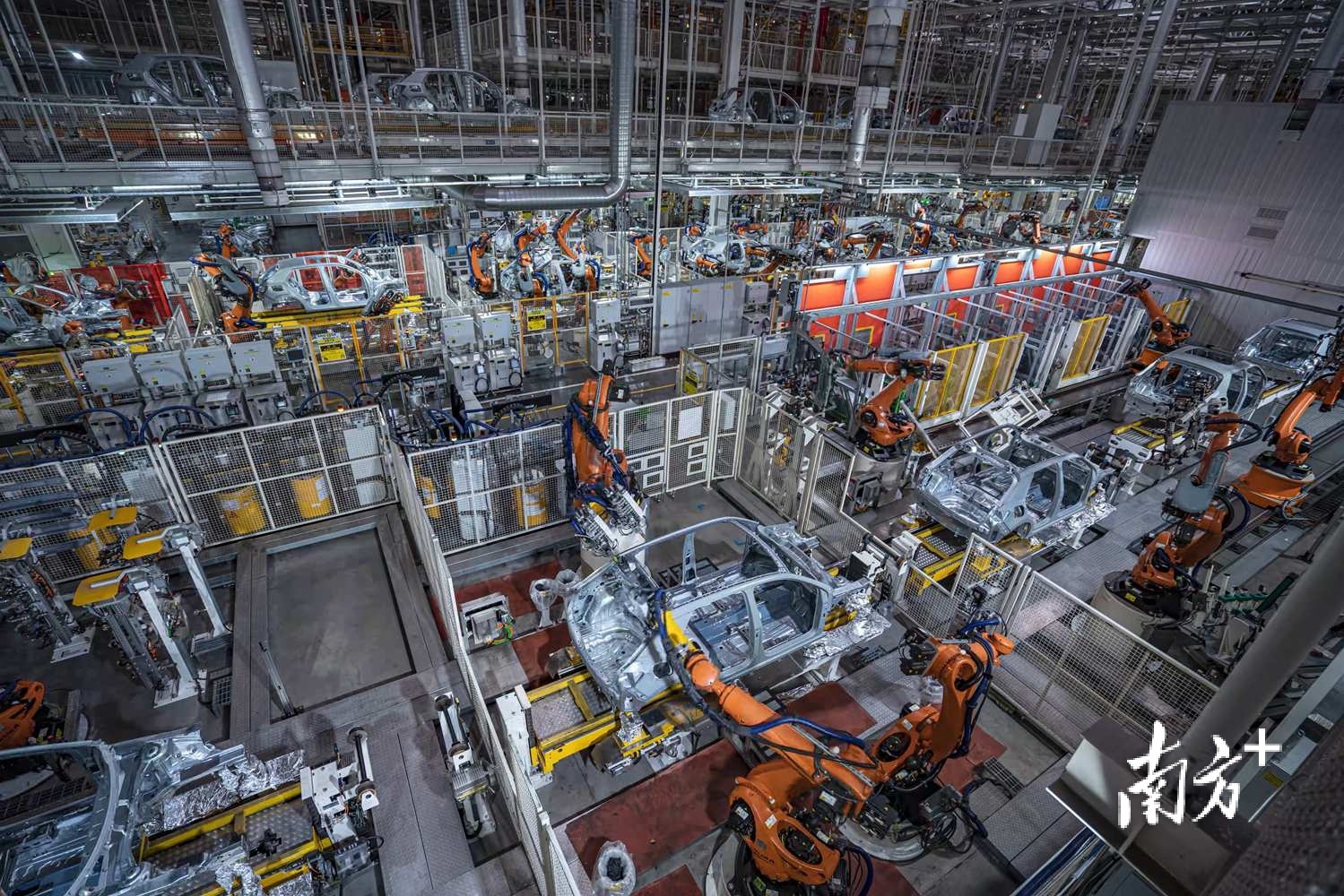 一汽-大众生产车间。