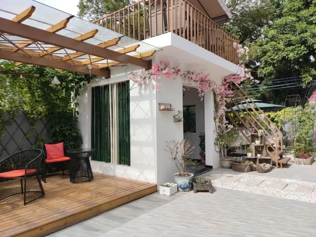 二月咖啡小院。